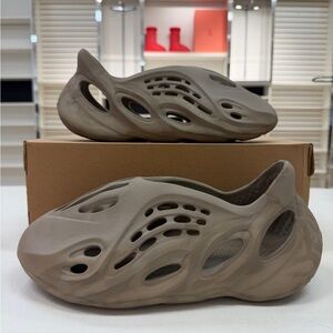 Adidas Yeezy Foam Runner 'Stone Sage' - LIGHTLY WORN WITH BOX